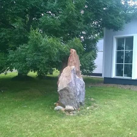 Saarnimaja 3*