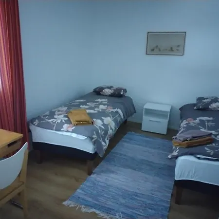 Saarnimaja 3*